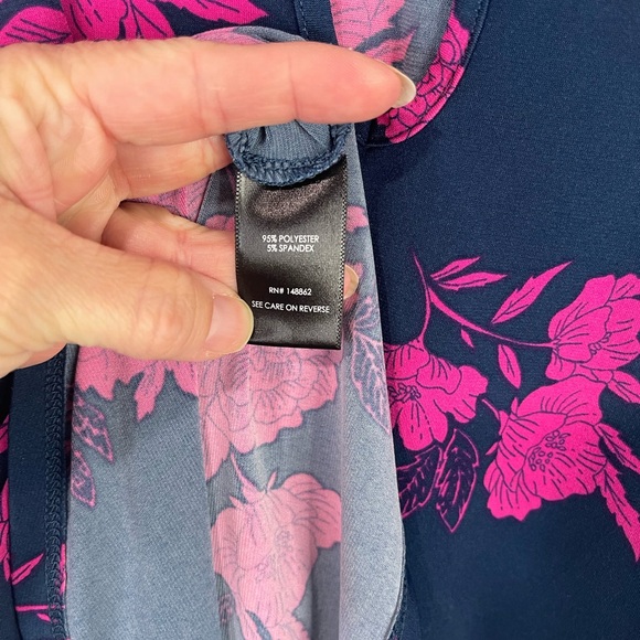 Torrid Pink Floral Tank blouse- Blue - Picture 11 of 11